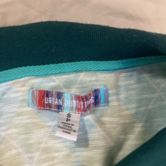 Urban Outfitters Men’s Small Green and Blue Diamond Pattern Collared Shirt. Used - Picture 3 of 4